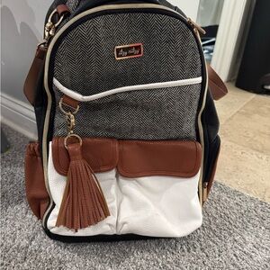 Itzy Ritzy Boss Plus Large Diaper Bag Bakcpack